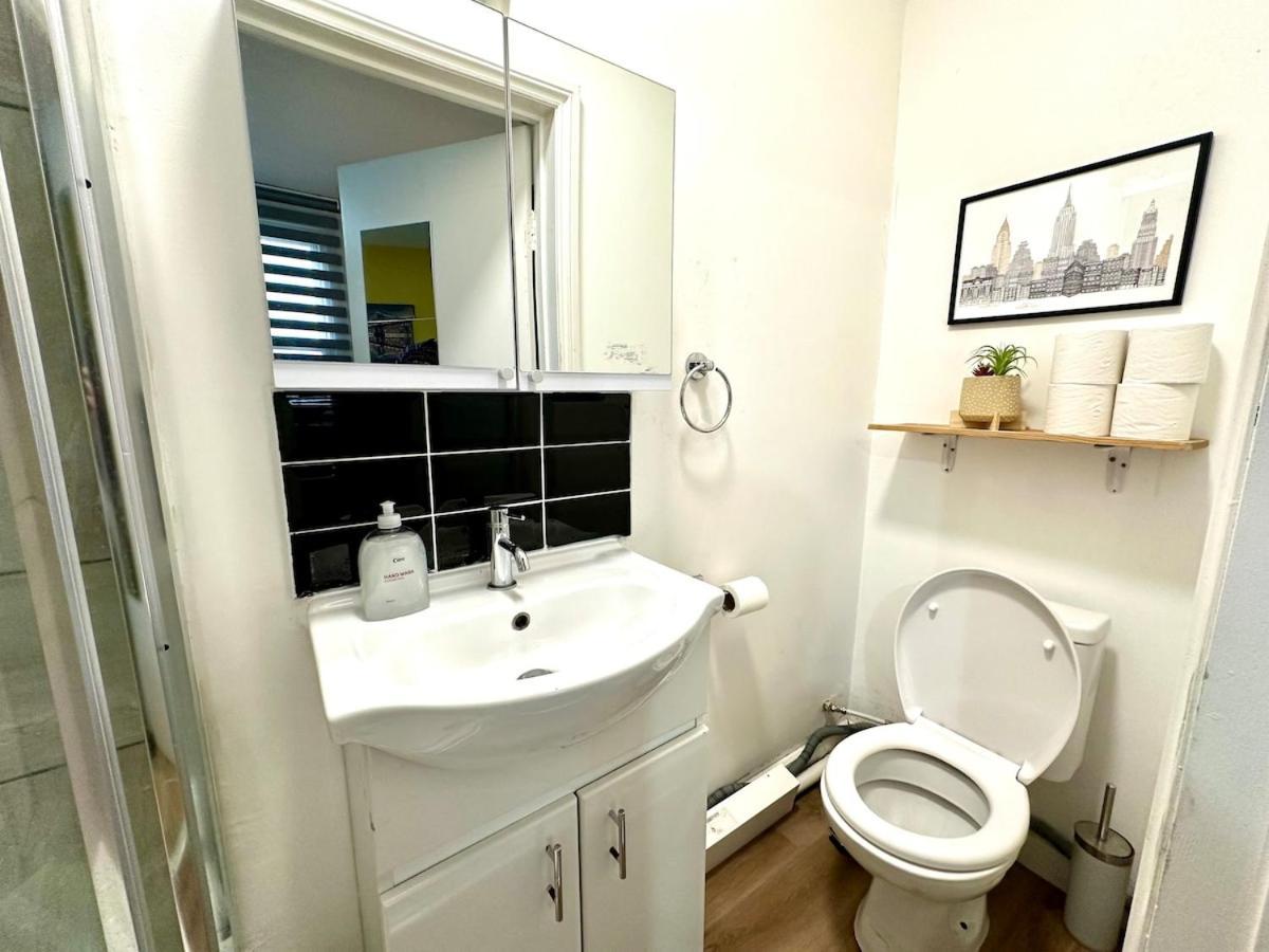 Spacious 2beds Flat In *